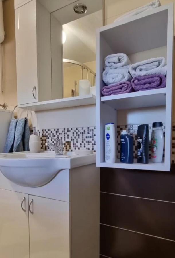 Apartman Avram Kotor Varos Esterno foto