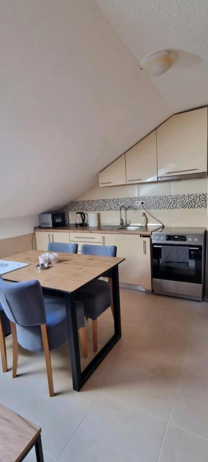 Apartman Avram Kotor Varos Esterno foto