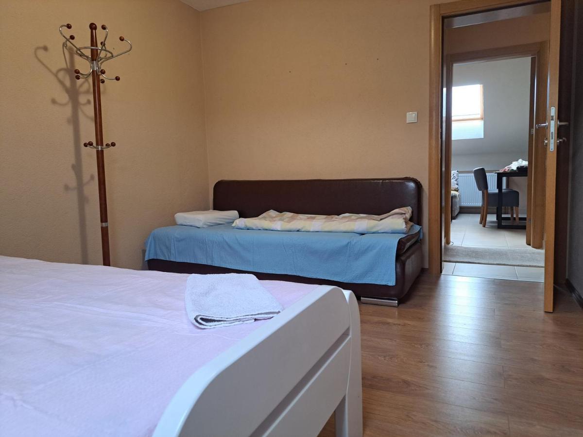 Apartman Avram Kotor Varos Esterno foto