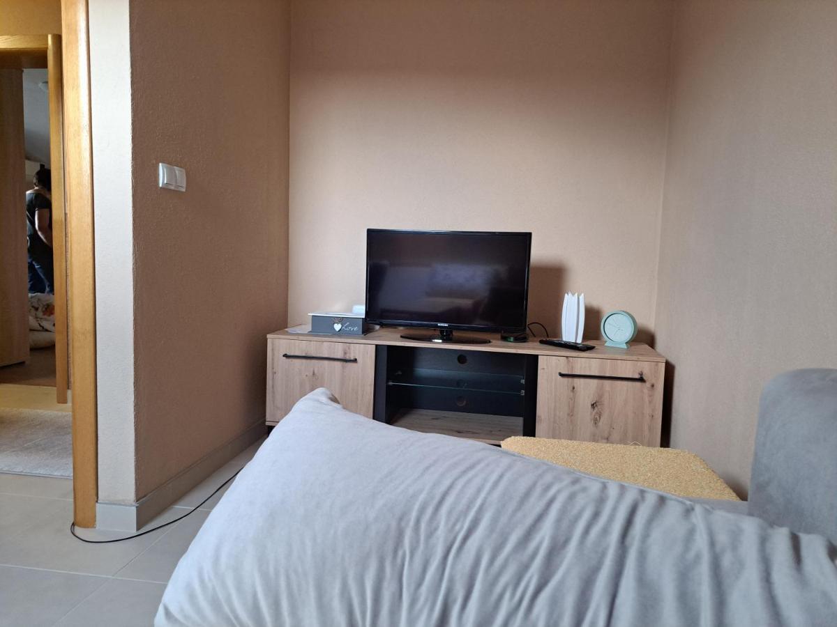Apartman Avram Kotor Varos Esterno foto