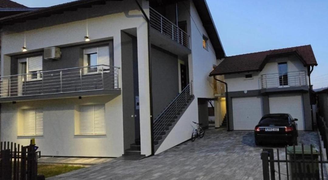 Apartman Avram Kotor Varos Esterno foto